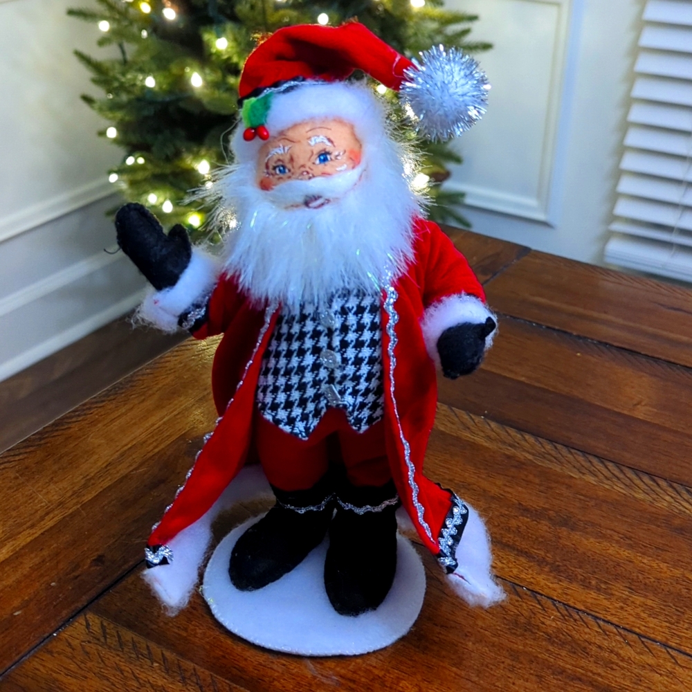 Annalee 2014 9" Classy Santa Figure 400214